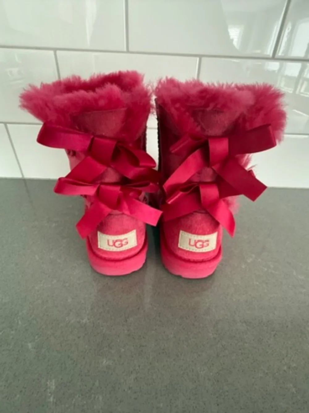 Kids UGG Bailey Bow Pink Toddler Size 11 Suede Sheepskin Winter Warm Boots